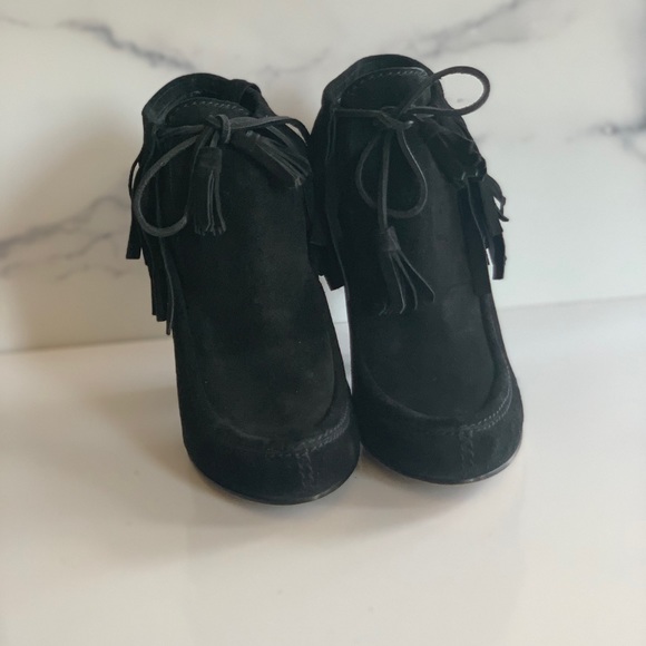 Gucci Black Fringe Ankle Boots 38.5 Yellowstone Beth Dutton Vibe - Picture 3 of 6